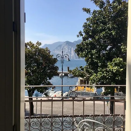 Sonny Apartments Malcesine Room photo